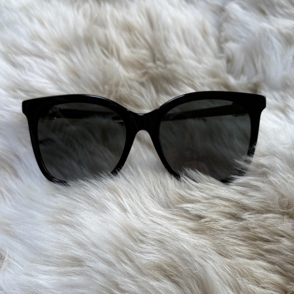 Gucci Black Oversized Cat-Eye Sunglasses